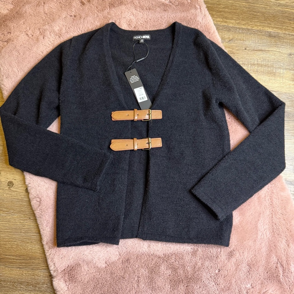Fashion Nova Women's Black V-Neck Sweater Cardigan with Brown Buckle Detail